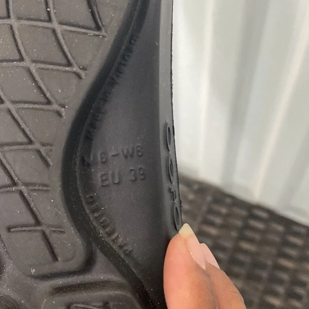 Oofos sandals, women’s size 8 - Picture 7 of 7